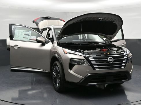 New 2026 Nissan Rogue Platinum w/ Tech Package image 38