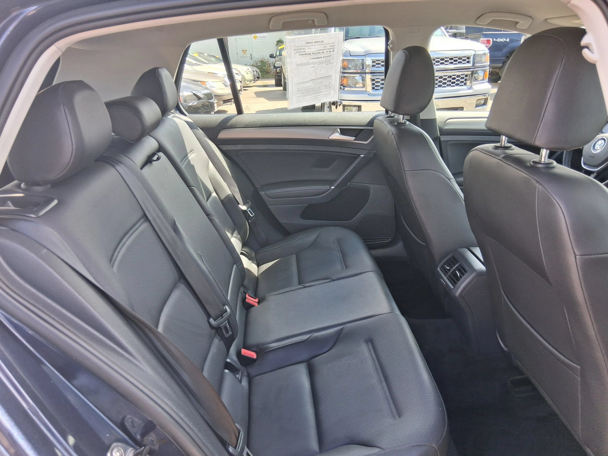 Used 2015 Volkswagen Golf S FWD image 22