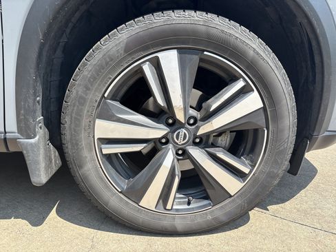 Used 2021 Nissan Rogue Platinum FWD image 13