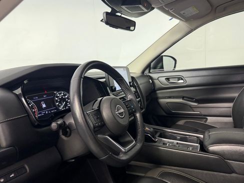 Used 2023 Nissan Pathfinder SL FWD image 21