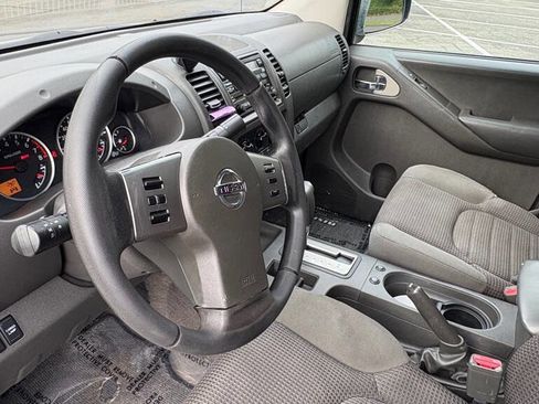 Used 2006 Nissan Frontier NISMO w/ (J01) Sunroof Pkg image 10