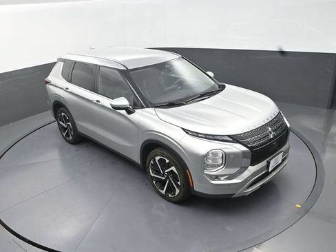 Used 2023 Mitsubishi Outlander SE AWD/4WD image 11