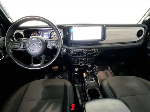 Used 2024 Jeep Gladiator Sport AWD/4WD image 14