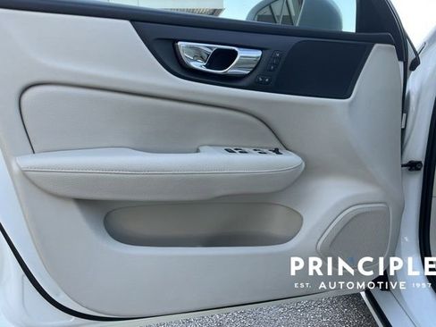 Used 2019 Volvo S60 T5 Momentum w/ Premium Package image 23