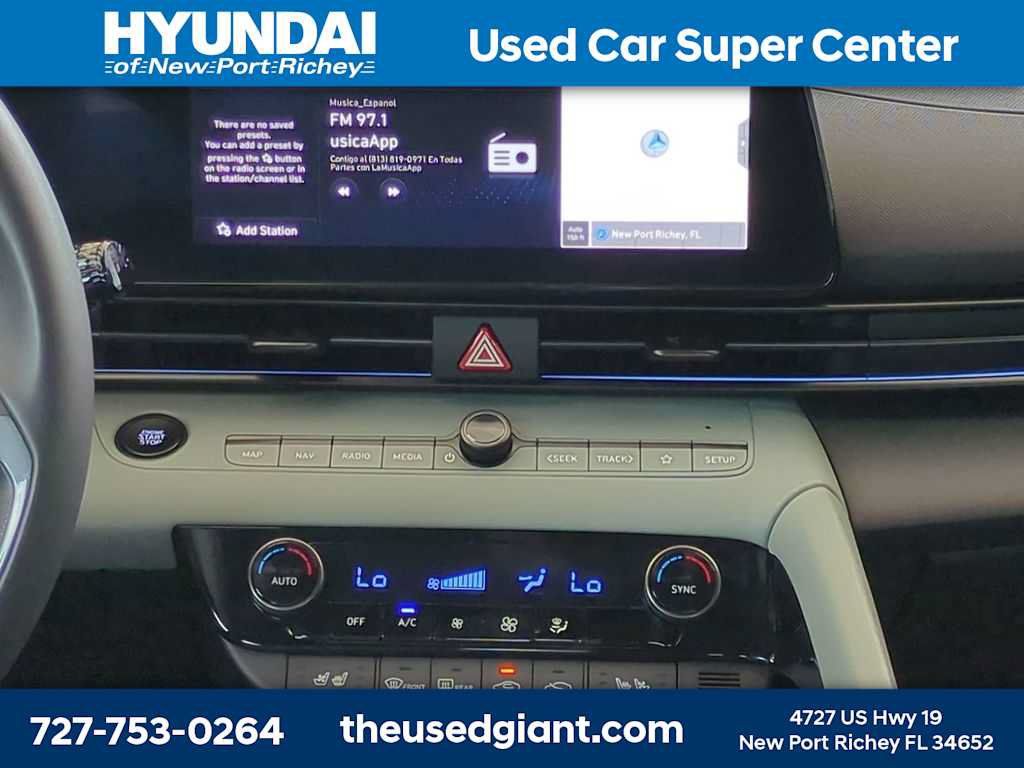 Certified 2025 Hyundai Elantra Limited FWD image 18