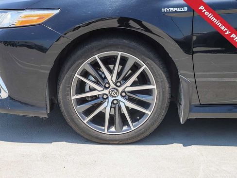 Used 2021 Toyota Camry XLE FWD image 6