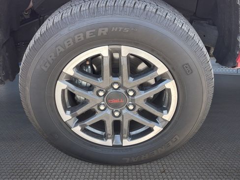 Used 2025 Toyota Tacoma TRD Sport AWD/4WD image 10