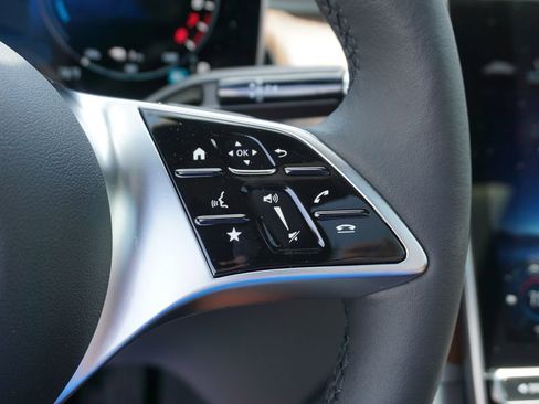 Certified 2025 Mercedes-Benz GLC 350e 4MATIC image 24