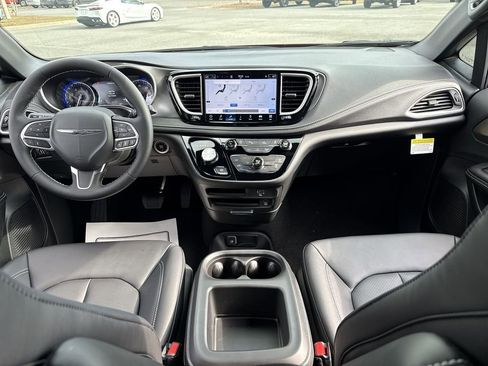 New 2026 Chrysler Pacifica Select image 27