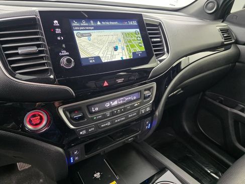 Used 2025 Honda Passport Black Edition image 24