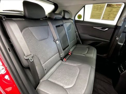 Used 2023 Kia Niro SX image 18