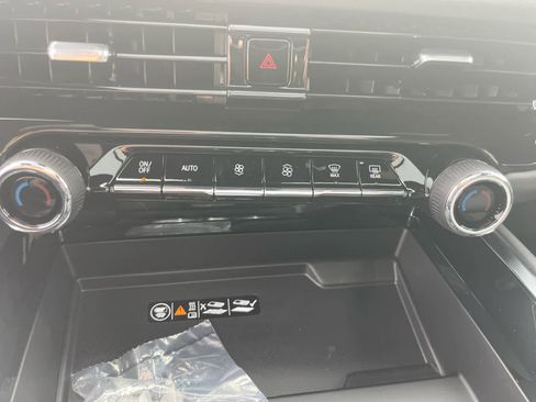 New 2026 Chevrolet Suburban Z71 image 18