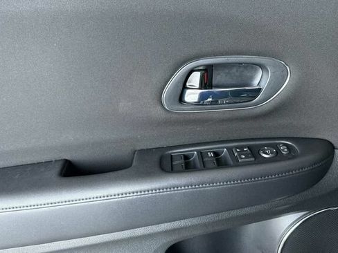 Used 2016 Honda HR-V EX image 11
