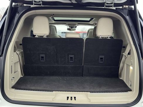 Used 2020 Lincoln Navigator Reserve w/ Equipment Group 208A Reserve image 8