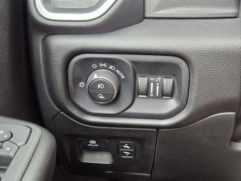 Used 2025 RAM 1500 Big Horn AWD/4WD image 24