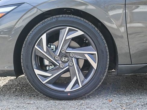 New 2026 Hyundai Elantra Limited image 14