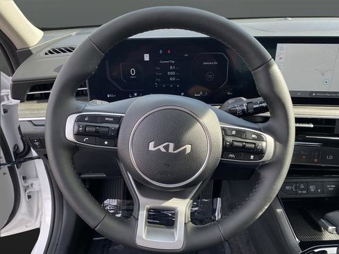 New 2026 Kia K5 EX image 18