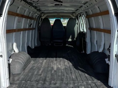 Used 2015 Chevrolet Express 2500 Work Van image 12