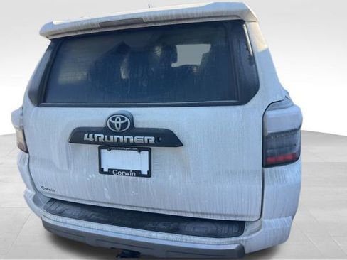 Used 2018 Toyota 4Runner TRD Off-Road Premium image 9