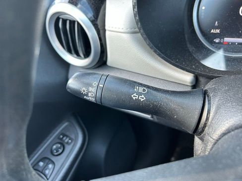 Used 2021 Nissan Versa SV image 19