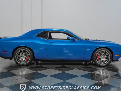 Used 2009 Dodge Challenger SRT8 w/ SRT Option Group II image 15