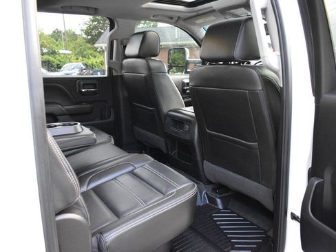 Used 2019 GMC Sierra 2500 Denali w/ Duramax Plus Package AWD/4WD image 13