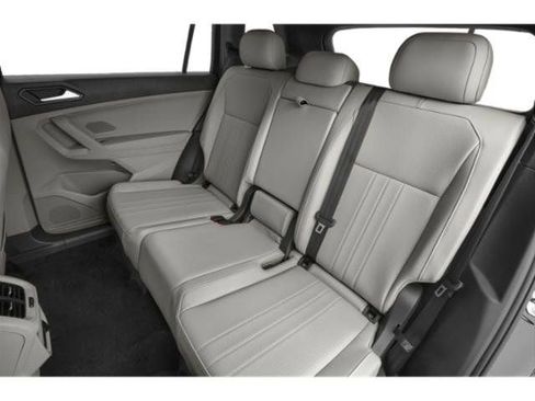 Used 2022 Volkswagen Tiguan SE R-Line FWD image 13