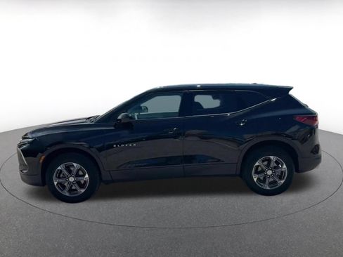 Used 2025 Chevrolet Blazer LT FWD image 9