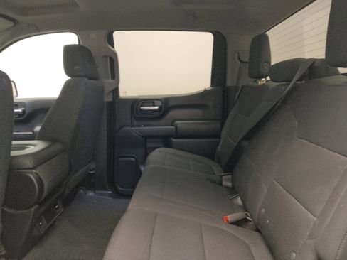 Used 2020 Chevrolet Silverado 1500 Custom w/ Custom Value Package image 18