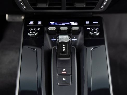 Certified 2025 Porsche 911 Carrera RWD image 28