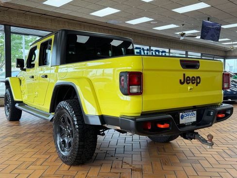 Used 2023 Jeep Gladiator Mojave w/ Trailer Tow Package AWD/4WD image 8