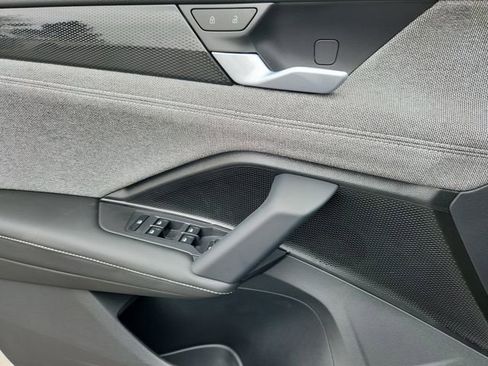 New 2026 Volkswagen Tiguan S image 6