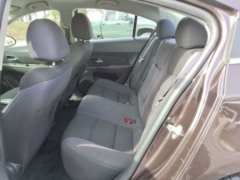 Used 2015 Chevrolet Cruze LT w/ Technology Package FWD image 17