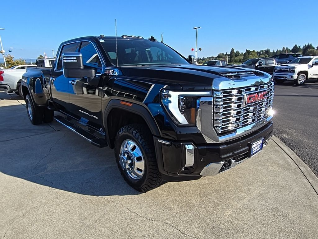 Used 2025 GMC Sierra 3500 Denali AWD/4WD image 8