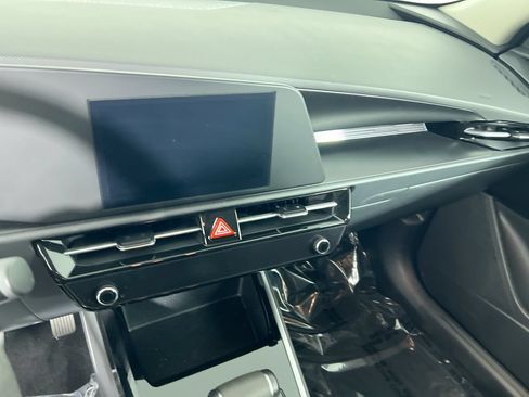 Certified 2024 Kia Niro LX FWD image 24