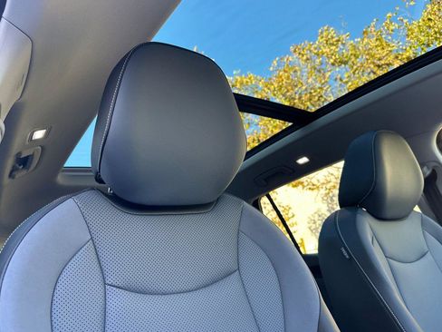 New 2026 Volkswagen Tiguan SE image 16