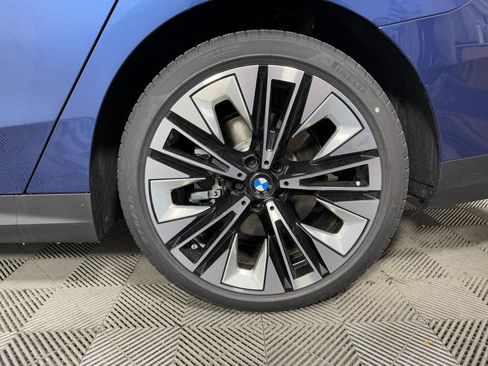 New 2025 BMW 540i xDrive w/ Premium Package image 25