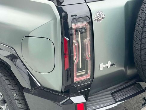 Used 2024 GMC Hummer EV 3X image 10