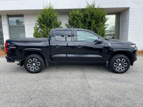 Used 2024 Chevrolet Colorado LT w/ LT Convenience Package III AWD/4WD image 3
