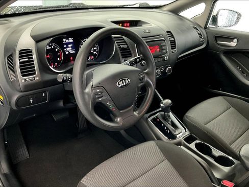 Used 2018 Kia Forte LX image 13