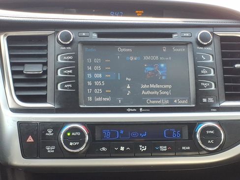 Used 2015 Toyota Highlander XLE image 6