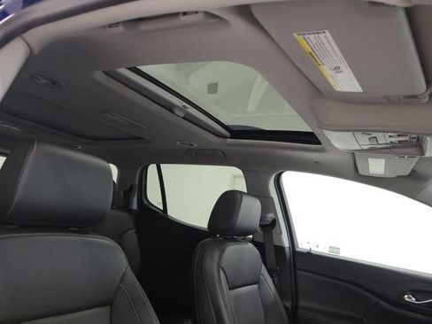 Used 2023 GMC Acadia SLT w/ Elevation Edition FWD image 6
