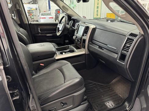 Used 2016 RAM 1500 Laramie w/ Convenience Group AWD/4WD image 16