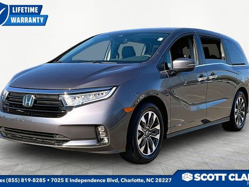 Used 2024 Honda Odyssey EX-L image 3