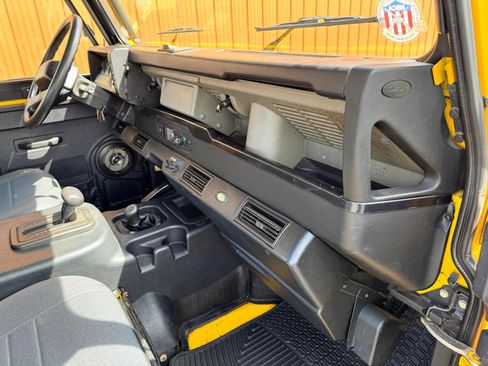 Used 1997 Land Rover Defender 90 AWD/4WD image 40