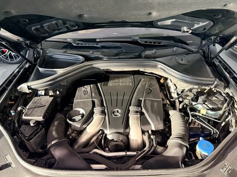 Used 2013 Mercedes-Benz GL 550 4MATIC w/ On/Off-Road Pkg image 38