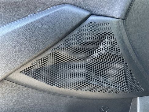 Used 2022 Kia Seltos EX image 25