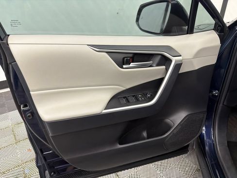 Used 2025 Toyota RAV4 XLE Premium FWD image 11