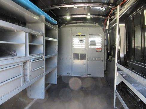 Used 2015 Ford Transit 250 148 Medium Roof image 16