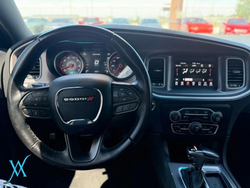 Used 2022 Dodge Charger SXT RWD image 25